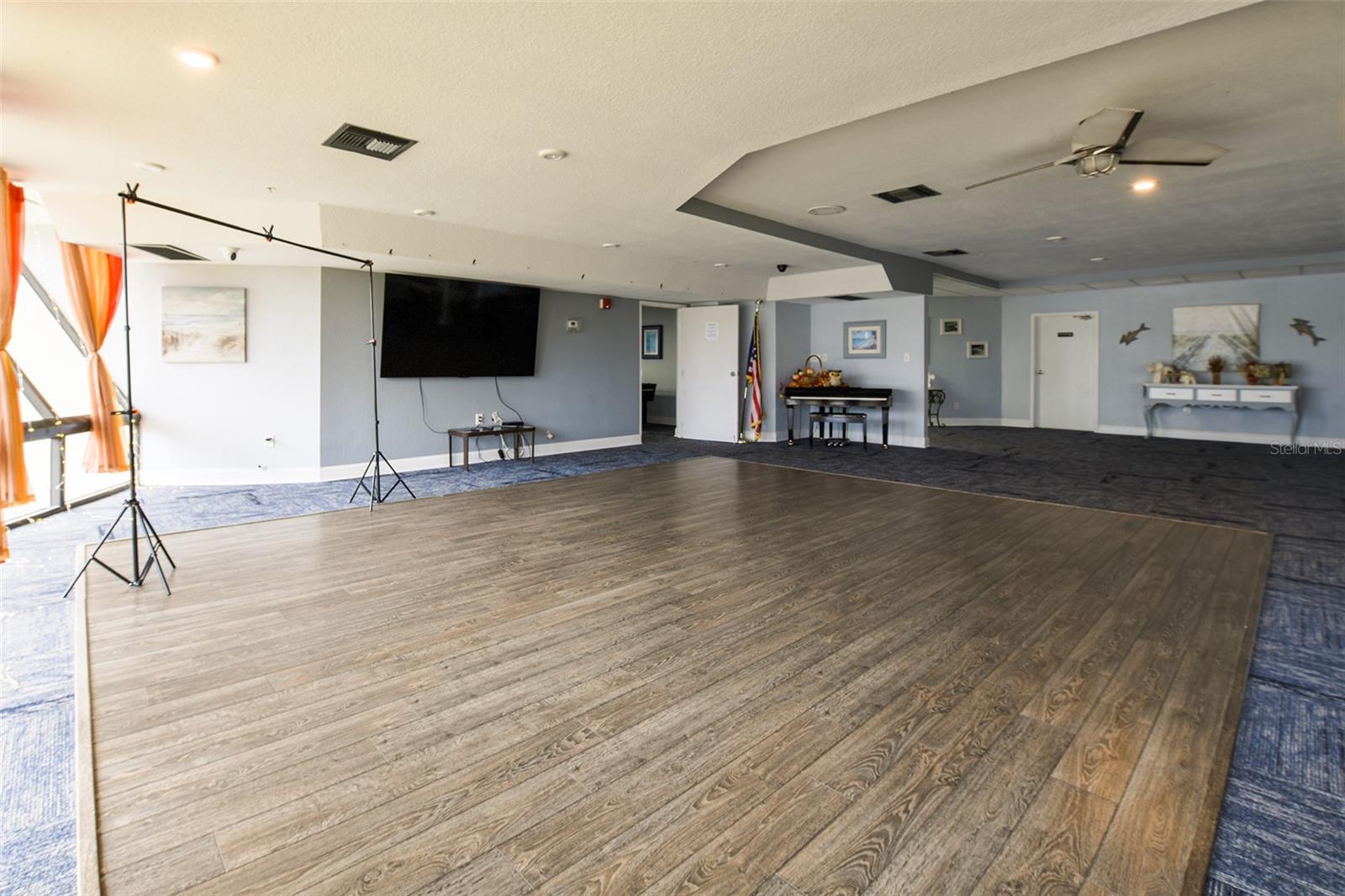 Image 22 of 28 For 6009 Sea Ranch Drive 114