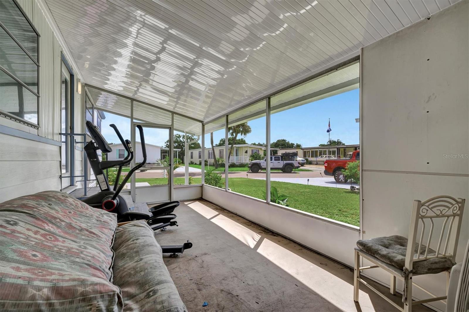 Image 10 of 37 For 122 Saint Annes Circle