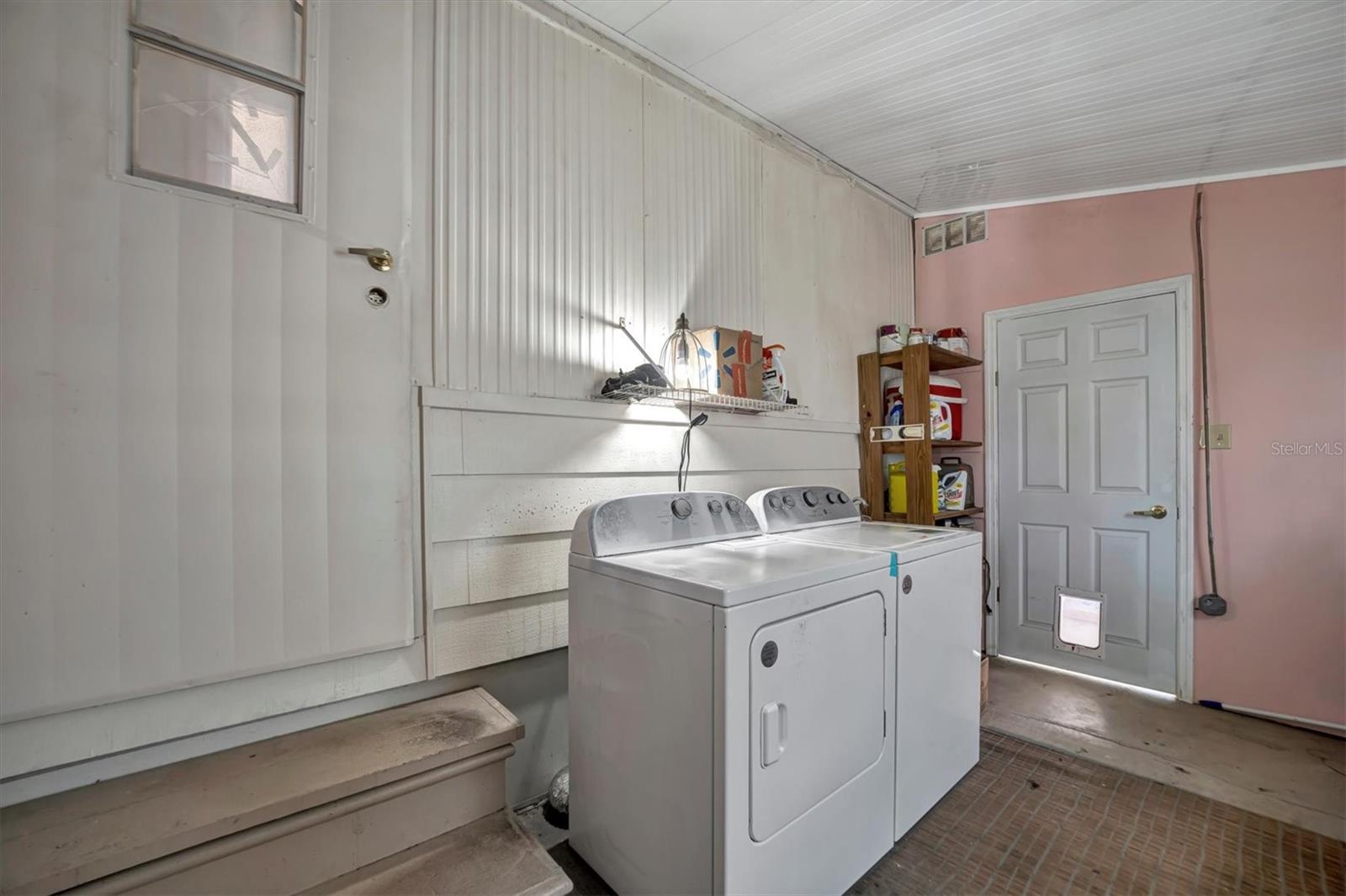 Image 11 of 37 For 122 Saint Annes Circle