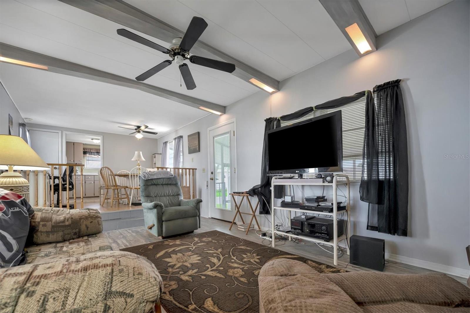 Image 21 of 37 For 122 Saint Annes Circle