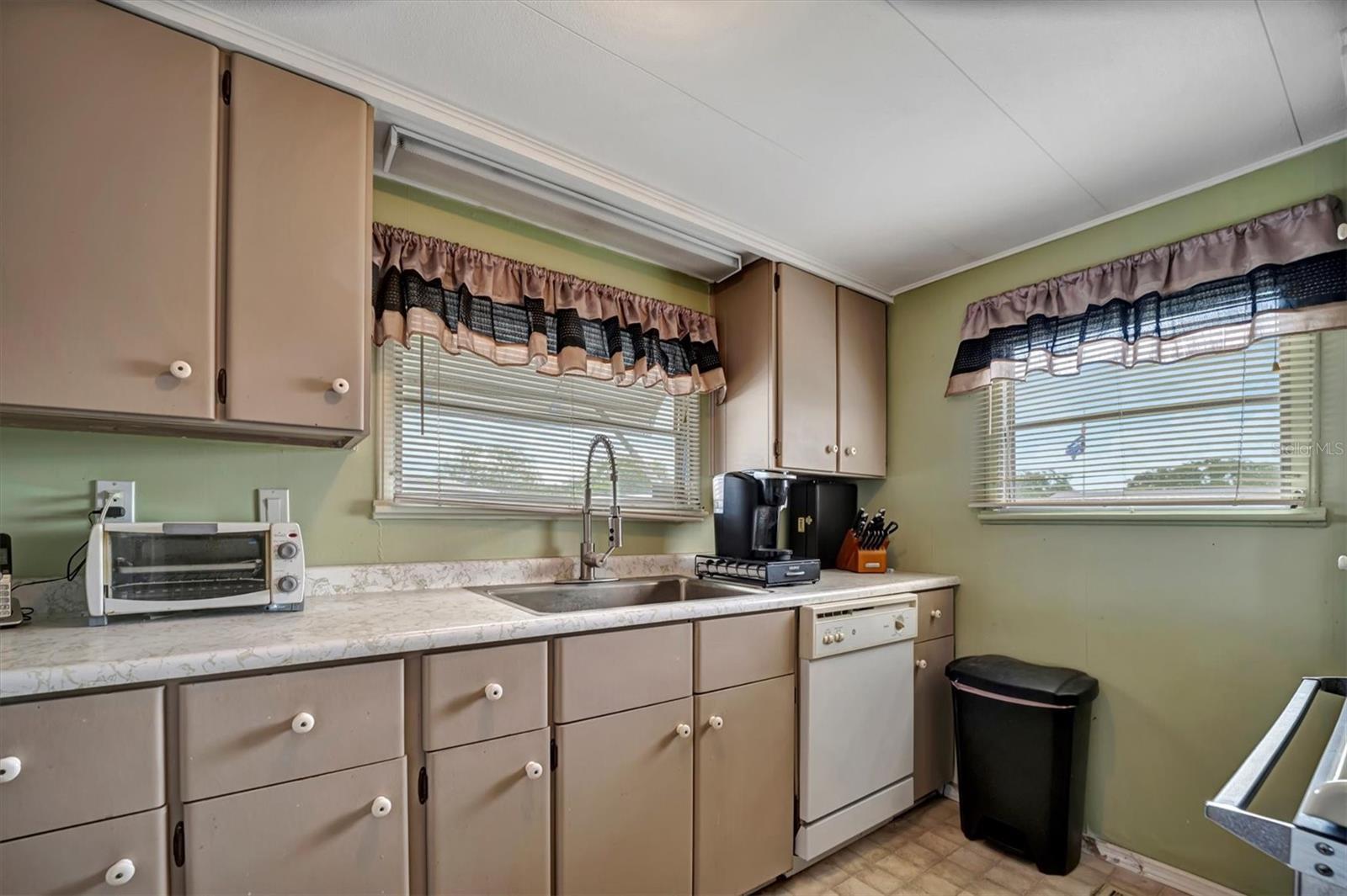 Image 29 of 37 For 122 Saint Annes Circle