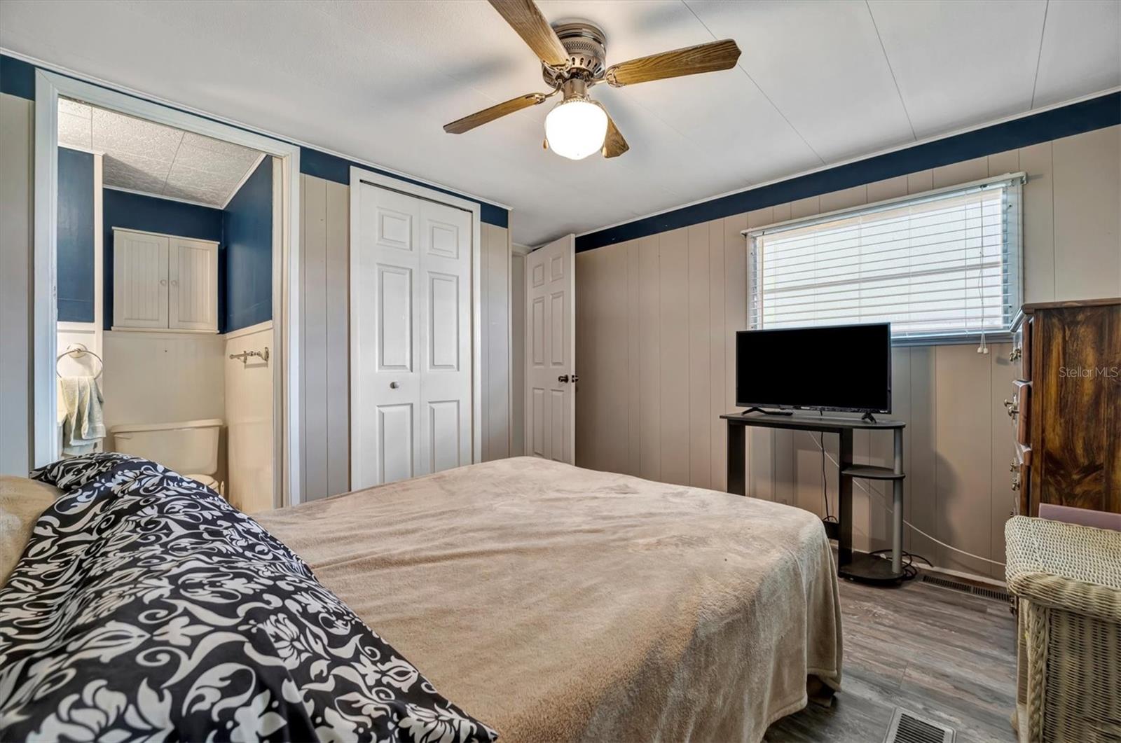 Image 7 of 37 For 122 Saint Annes Circle