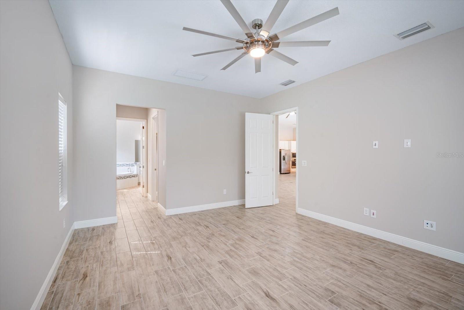 Image 15 of 39 For 6308 Knob Tree Drive
