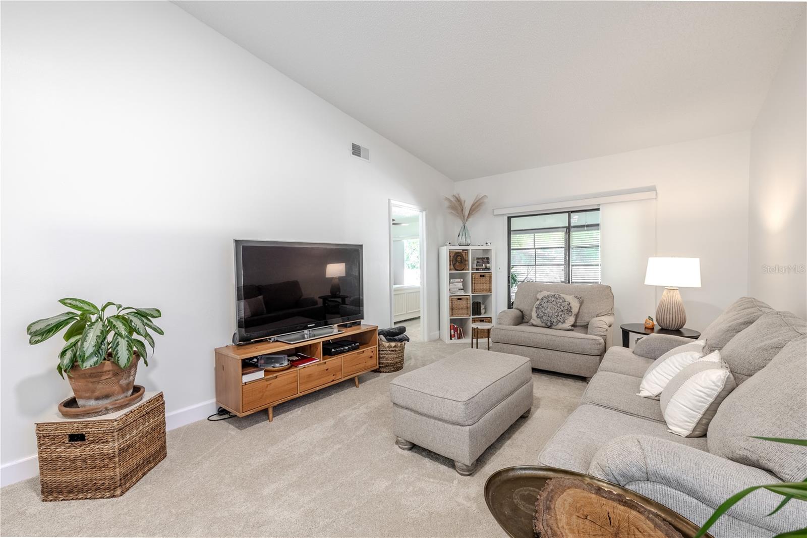 Image 12 of 40 For 1400 Azalea Drive 1602