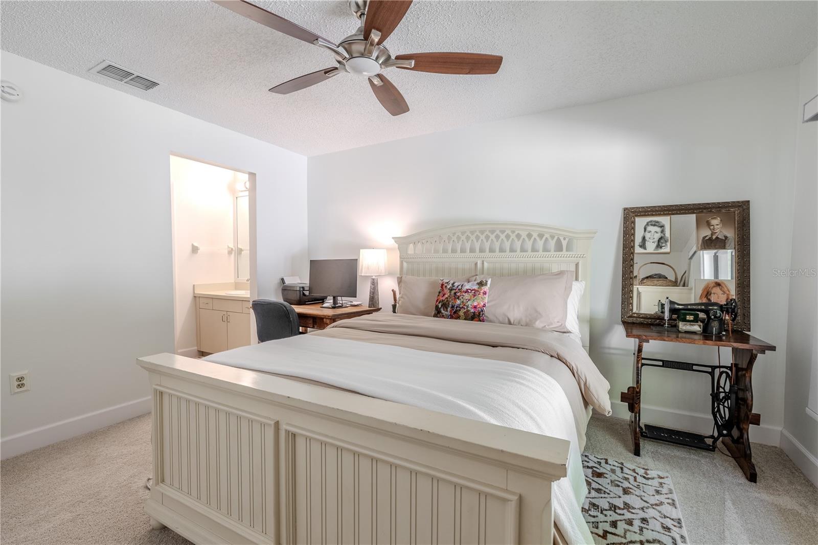 Image 21 of 40 For 1400 Azalea Drive 1602
