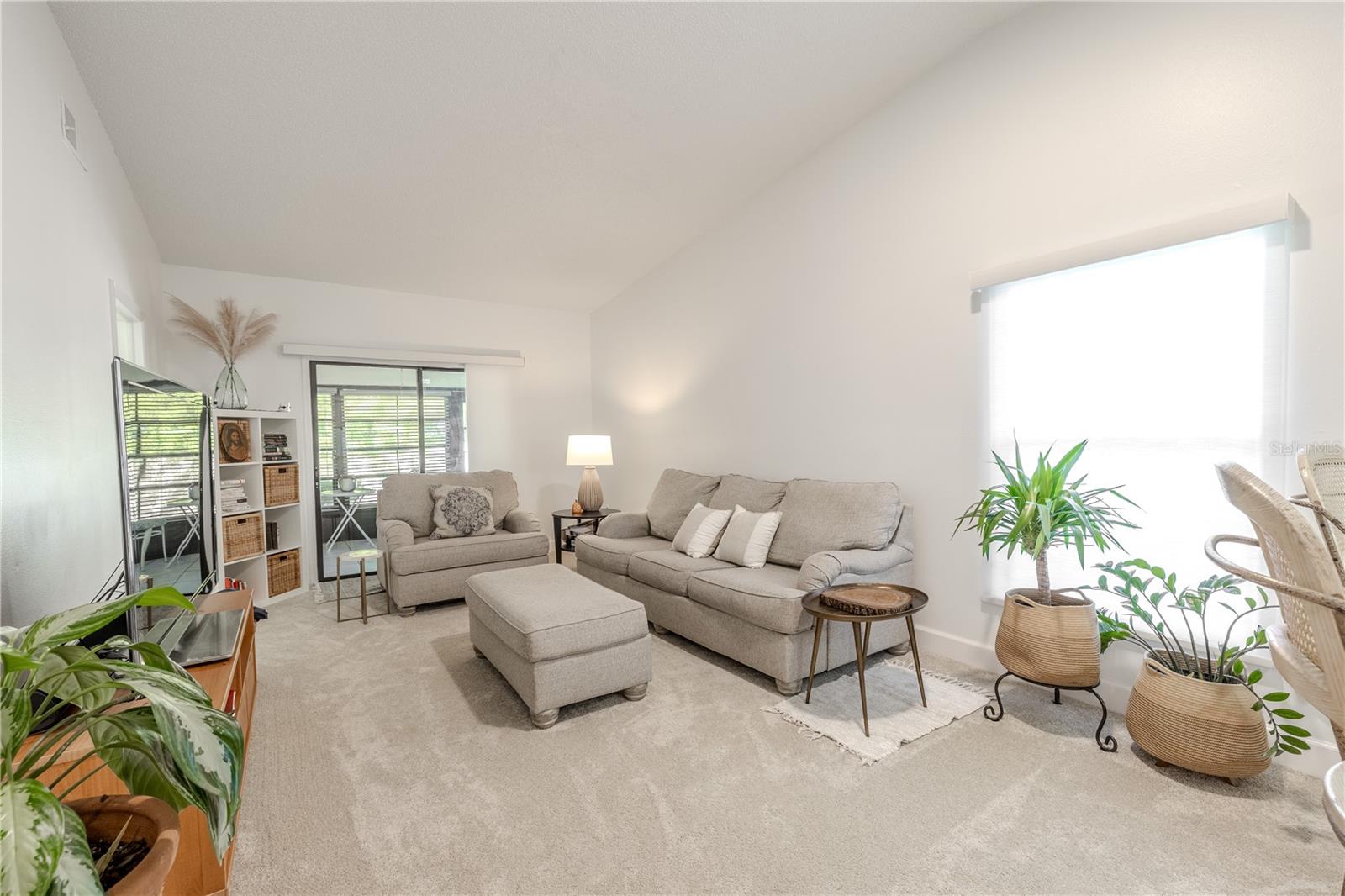 Image 3 of 40 For 1400 Azalea Drive 1602