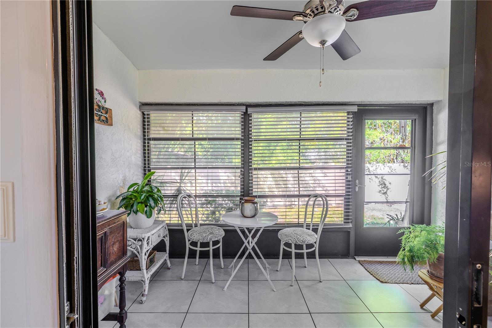 Image 5 of 40 For 1400 Azalea Drive 1602