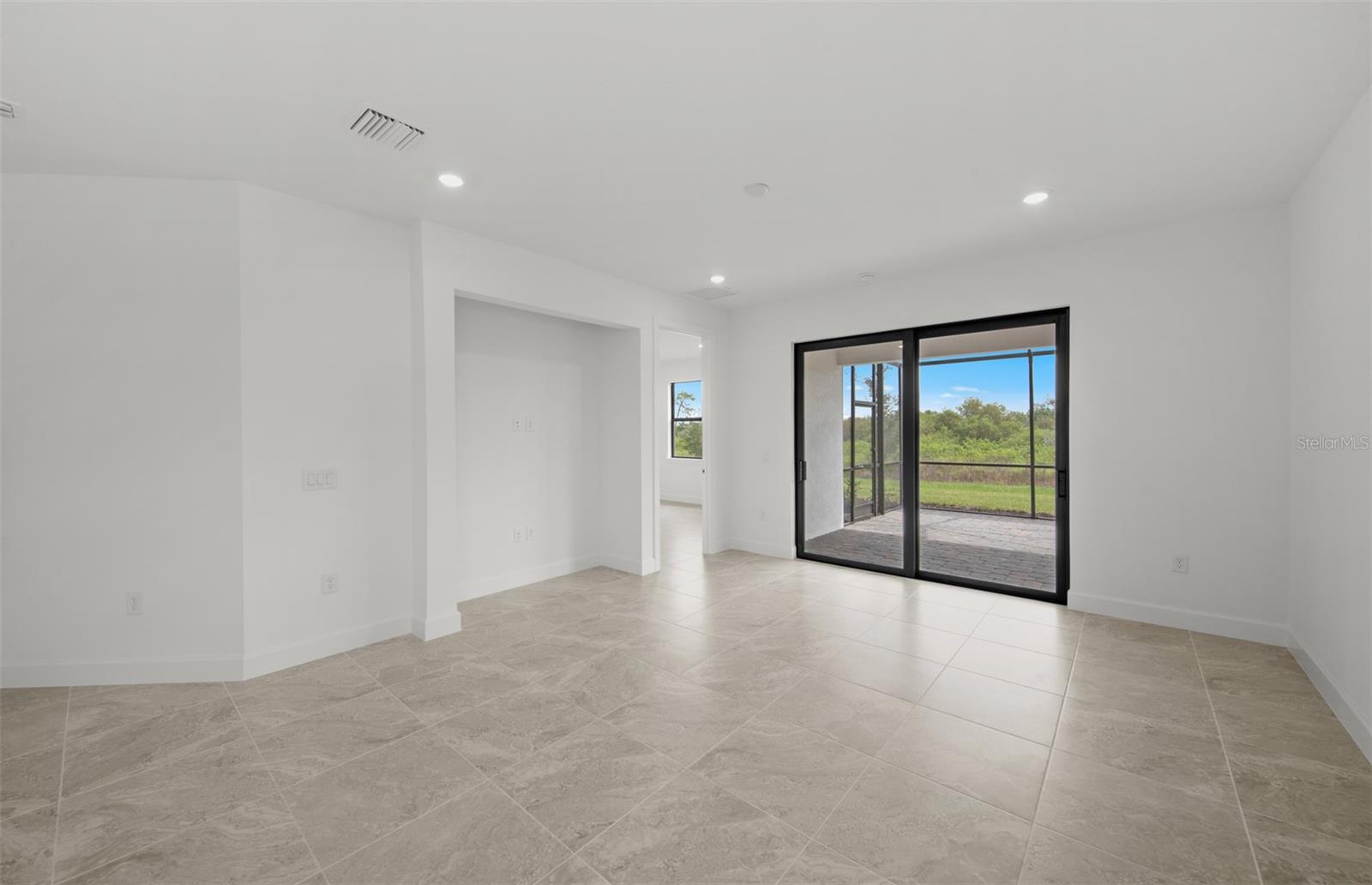 Image 10 of 21 For 18824 Indian Rock Place