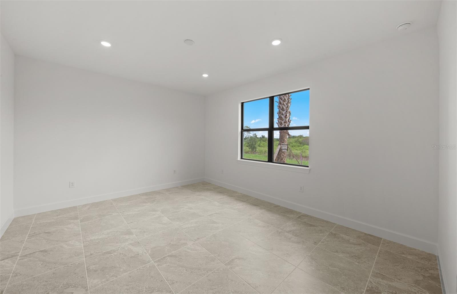 Image 12 of 21 For 18824 Indian Rock Place