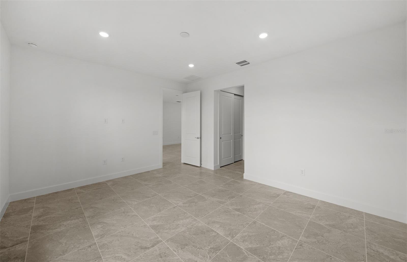 Image 13 of 21 For 18824 Indian Rock Place