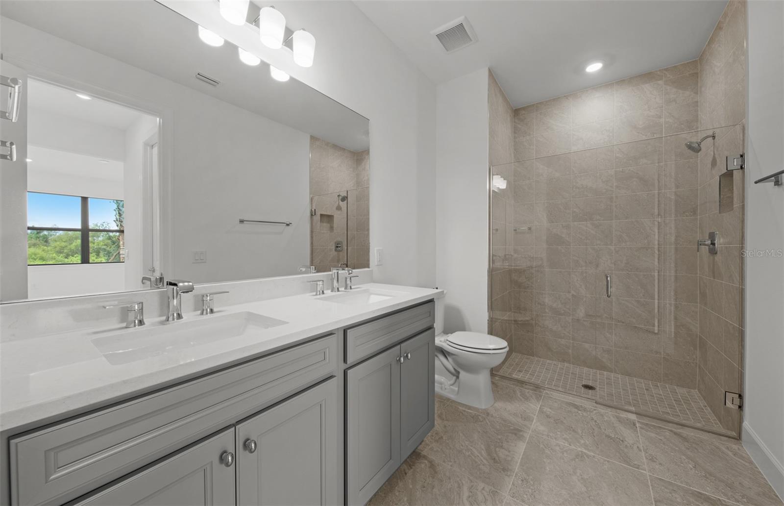 Image 14 of 21 For 18824 Indian Rock Place