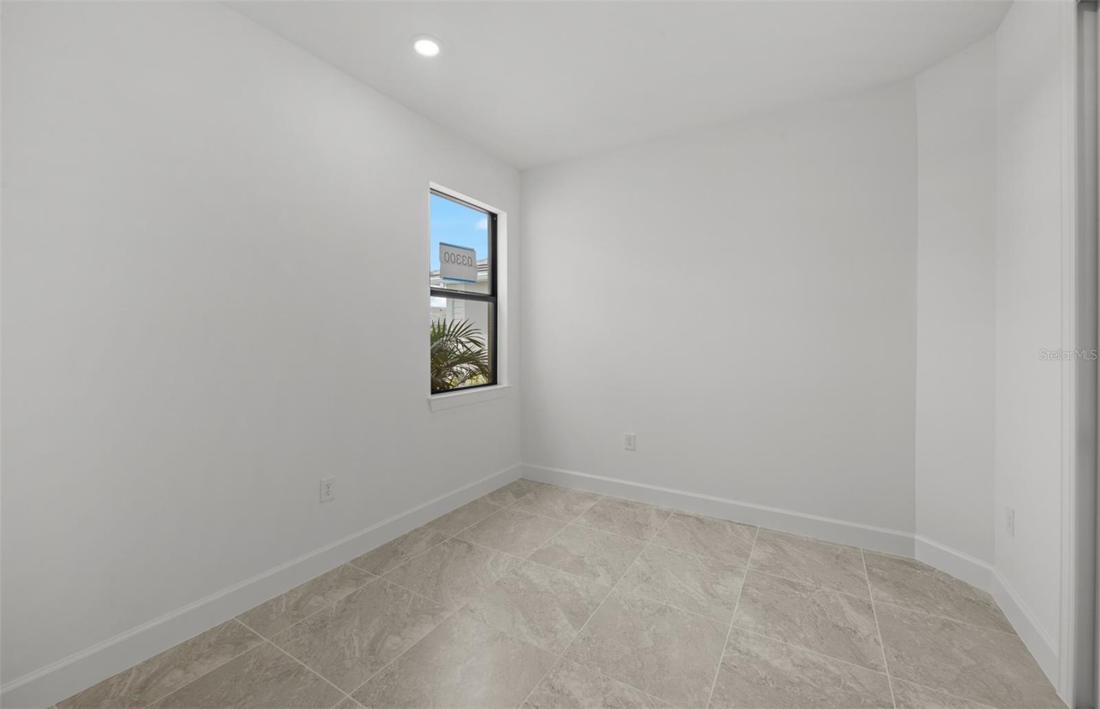 Image 16 of 21 For 18824 Indian Rock Place