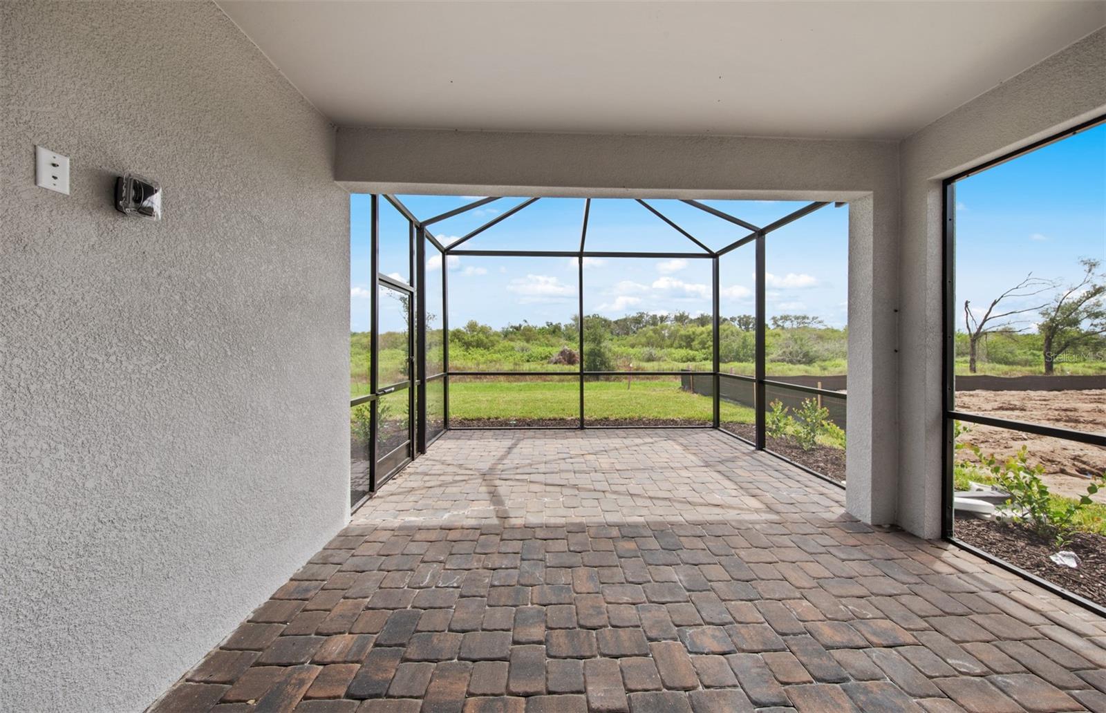 Image 20 of 21 For 18824 Indian Rock Place