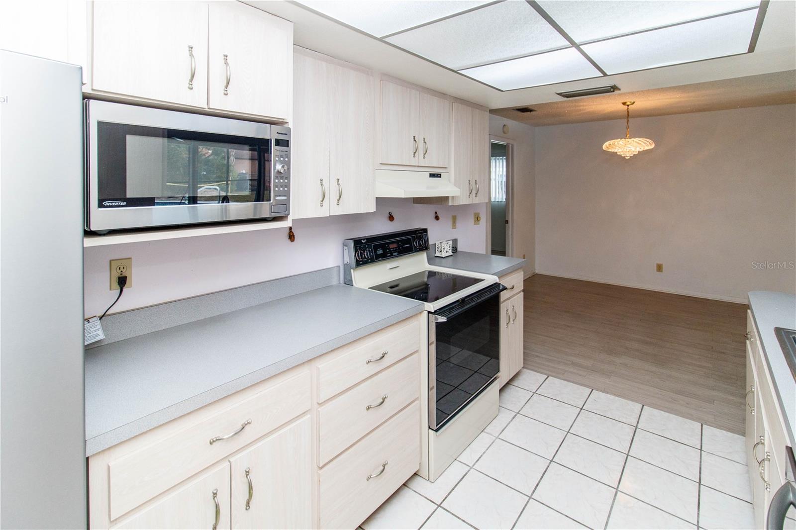 Image 16 of 49 For 2859 Sarah Drive