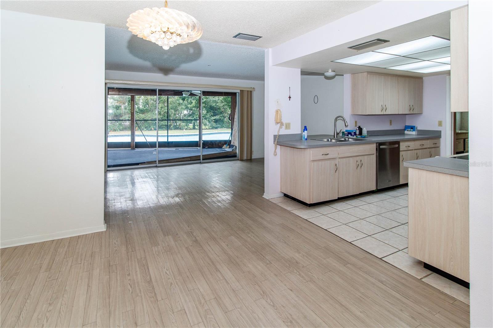 Image 17 of 49 For 2859 Sarah Drive