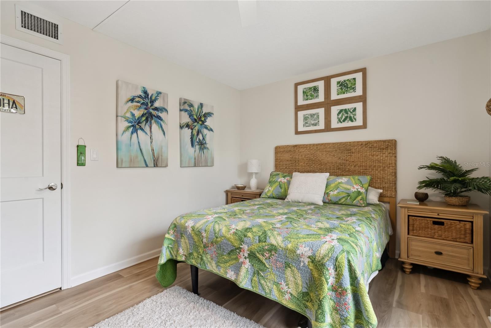 Image 23 of 39 For 5279 Isla Key Boulevard S 212