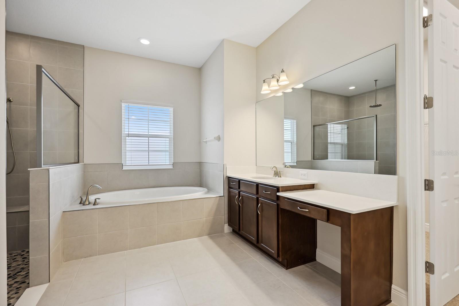 Image 17 of 49 For 10017 Meadowrun Drive