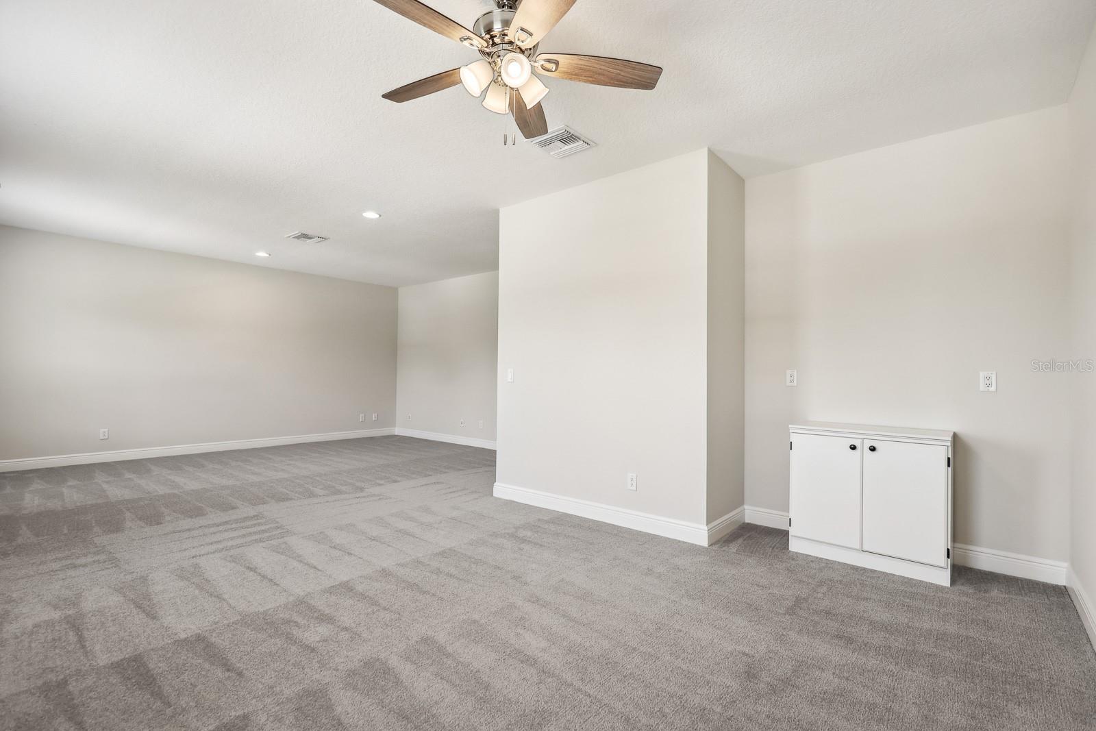 Image 40 of 49 For 10017 Meadowrun Drive