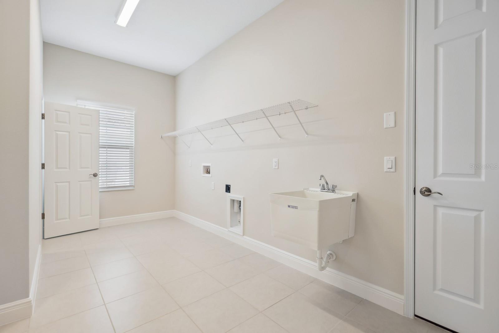 Image 41 of 49 For 10017 Meadowrun Drive