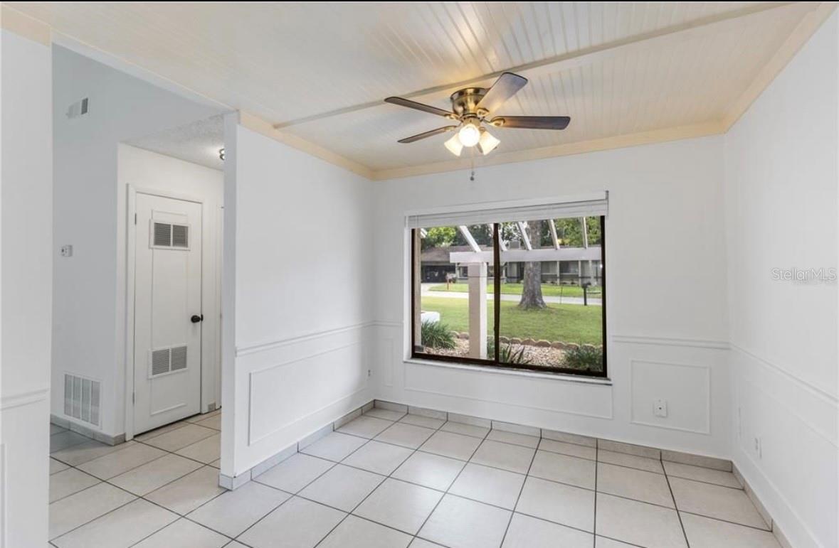 Image 18 of 25 For 744 Gretna Court