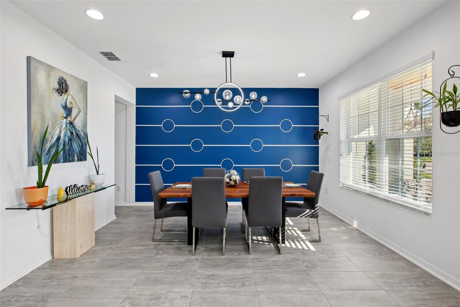 Listing photo id 11 for 7135 Graybrook Drive
