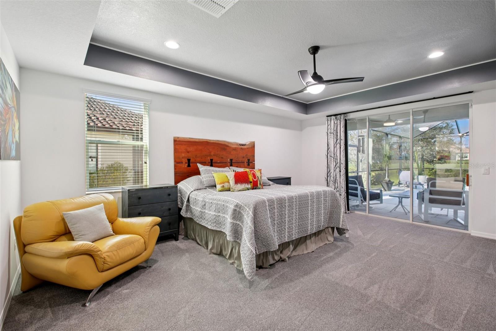 Listing photo id 13 for 7135 Graybrook Drive