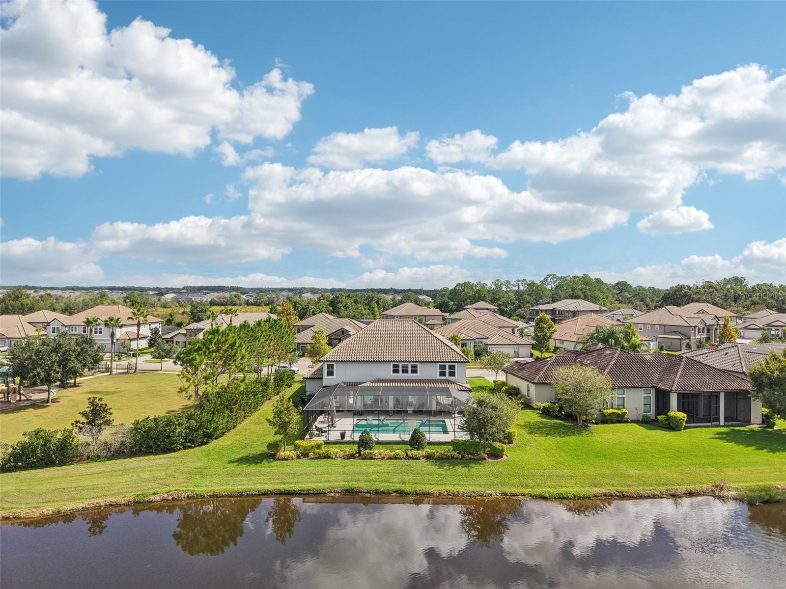 Listing photo id 0 for 7135 Graybrook Drive