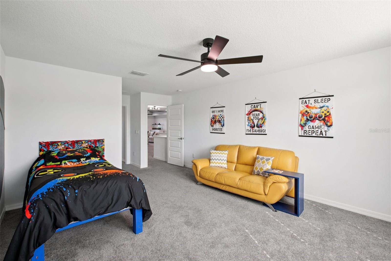 Listing photo id 32 for 7135 Graybrook Drive