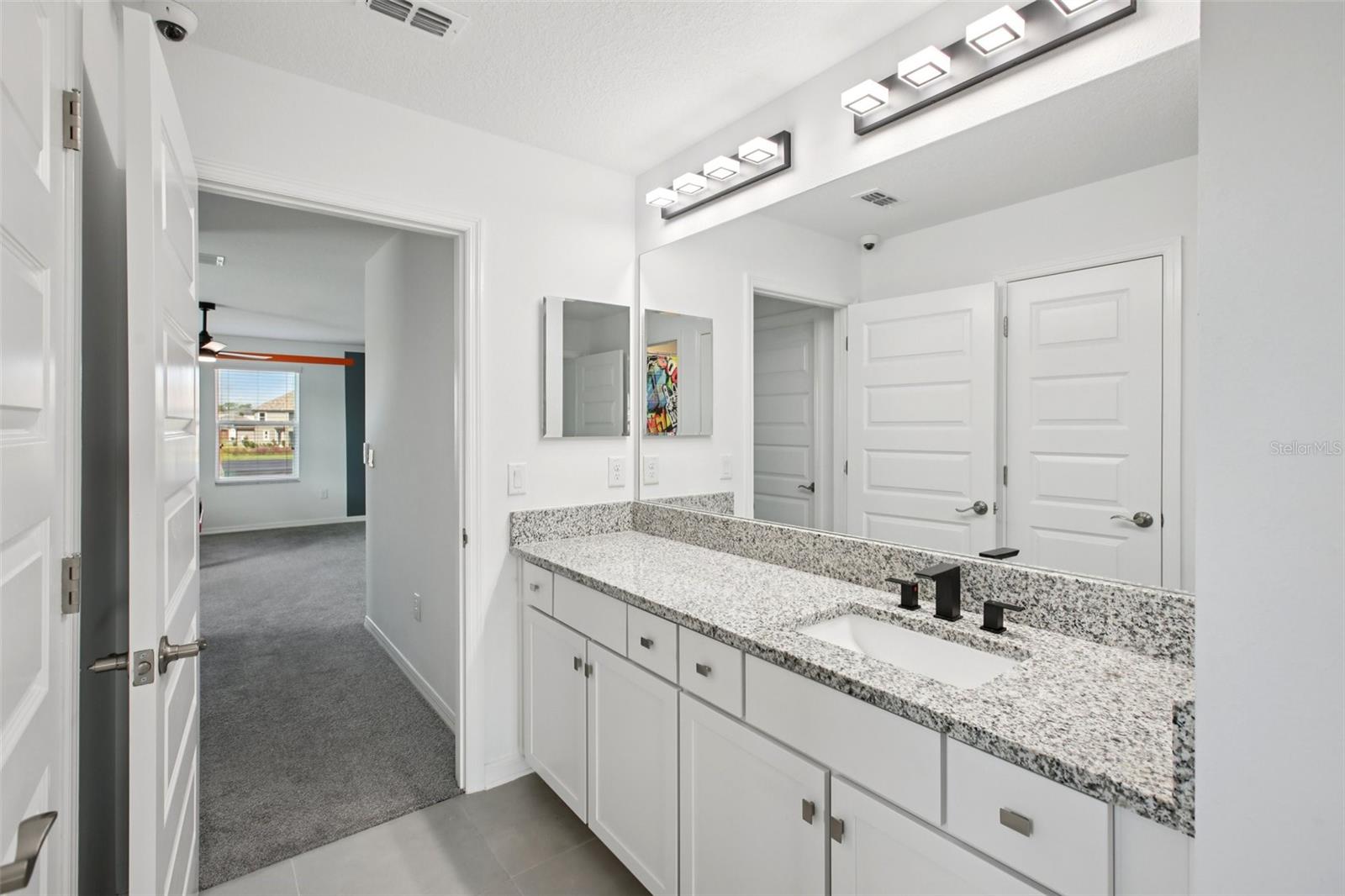 Listing photo id 35 for 7135 Graybrook Drive