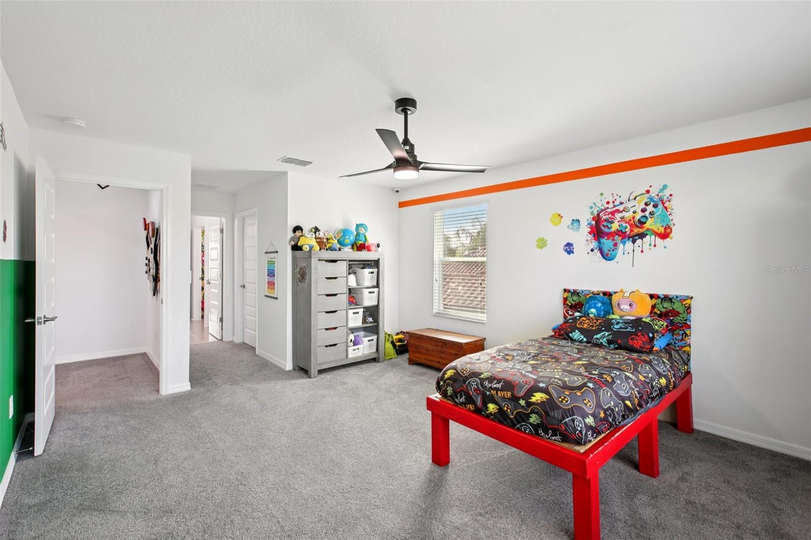 Listing photo id 36 for 7135 Graybrook Drive