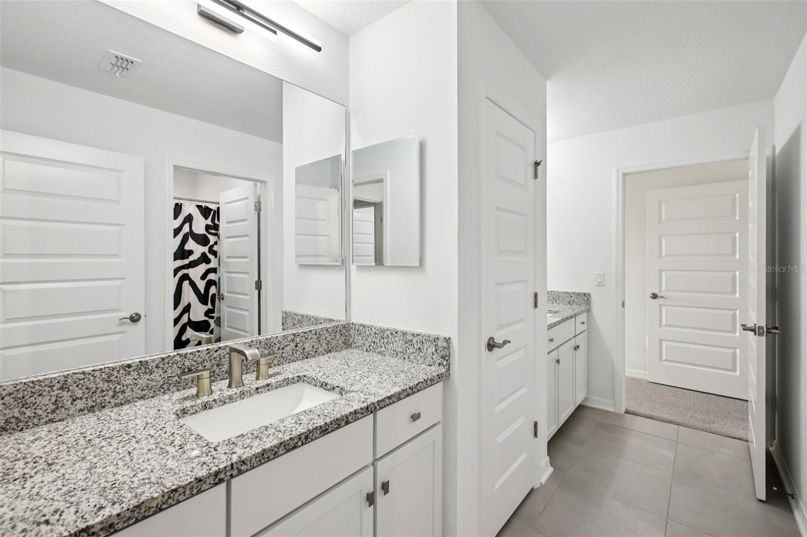 Listing photo id 40 for 7135 Graybrook Drive