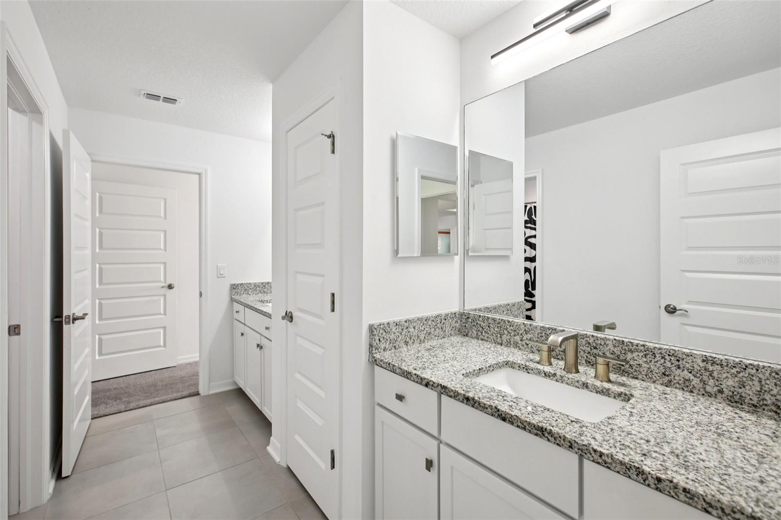 Listing photo id 41 for 7135 Graybrook Drive