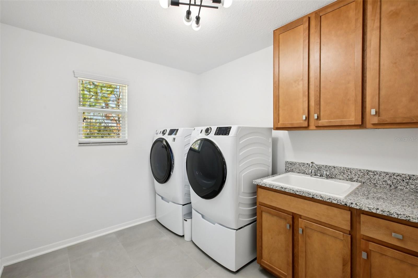 Listing photo id 45 for 7135 Graybrook Drive
