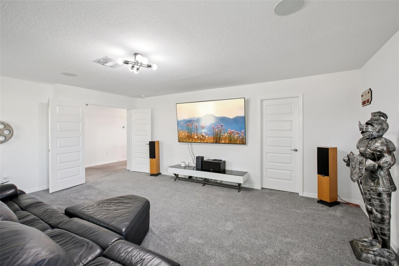 Listing photo id 48 for 7135 Graybrook Drive