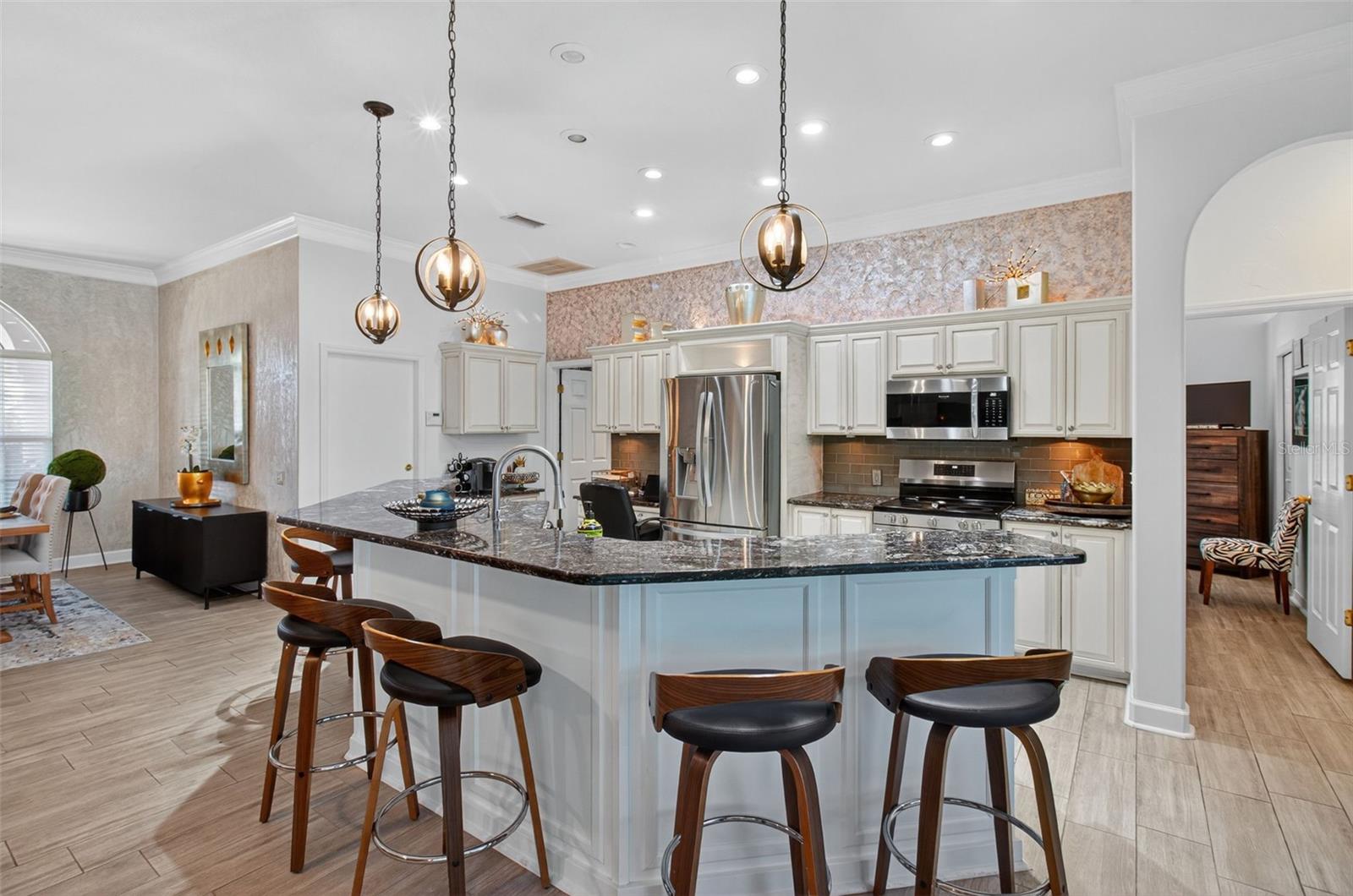 Image 16 of 59 For 207 Hancock Court