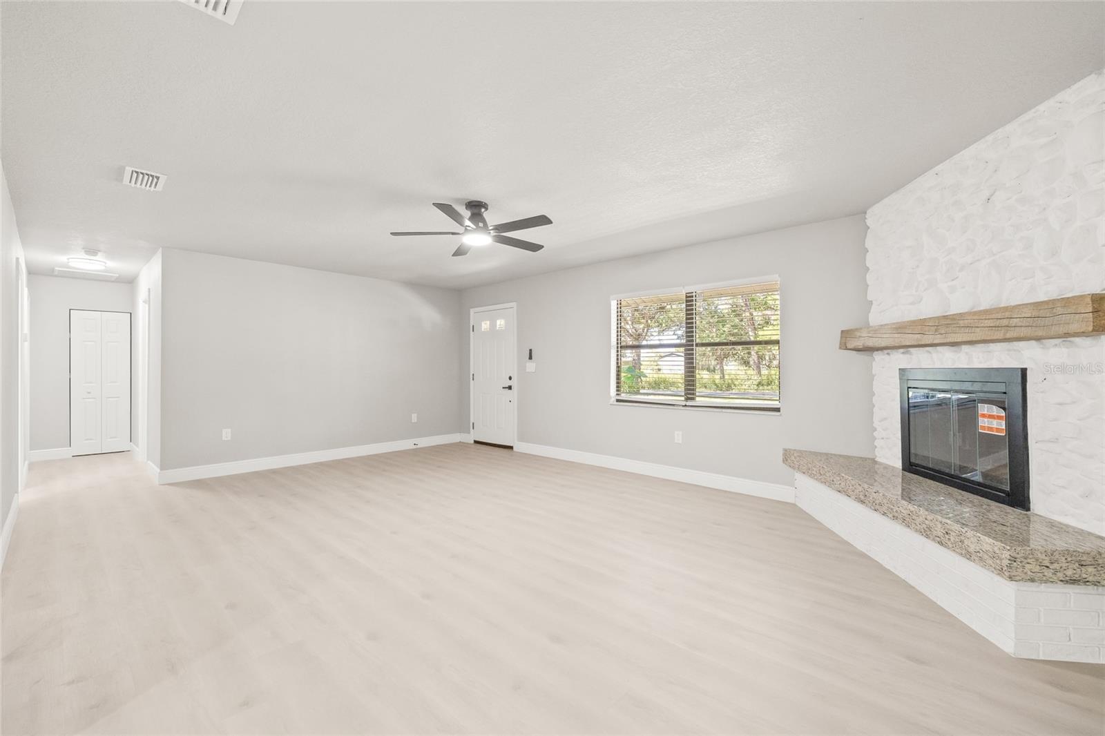Image 4 of 40 For 5164 Lakewood Drive