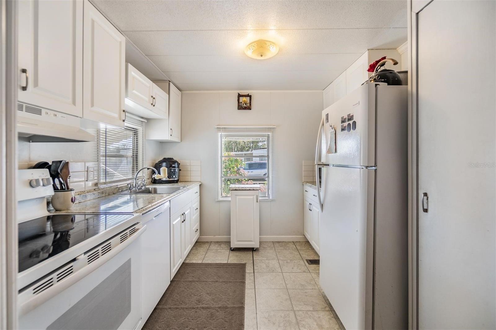 Image 31 of 38 For 37021 Sandra Avenue