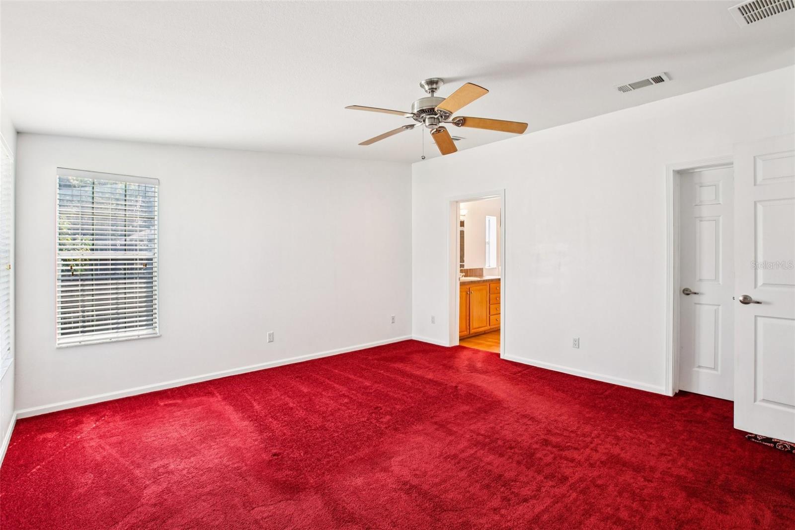 Listing photo id 20 for 12373 Tree Street