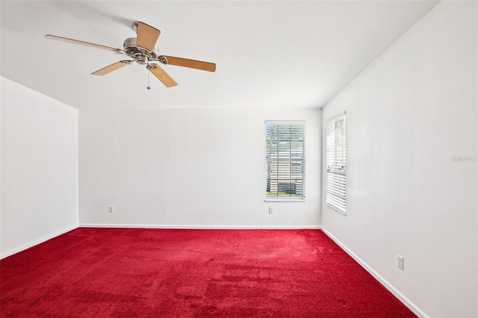 Listing photo id 25 for 12373 Tree Street