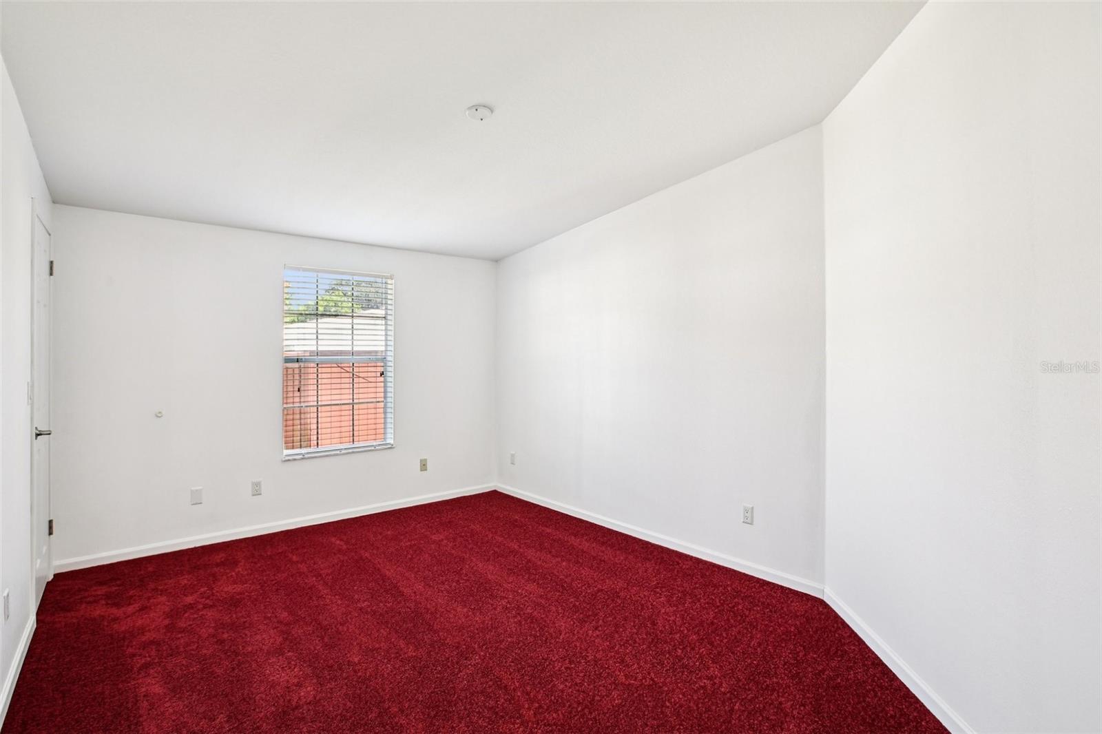 Listing photo id 27 for 12373 Tree Street