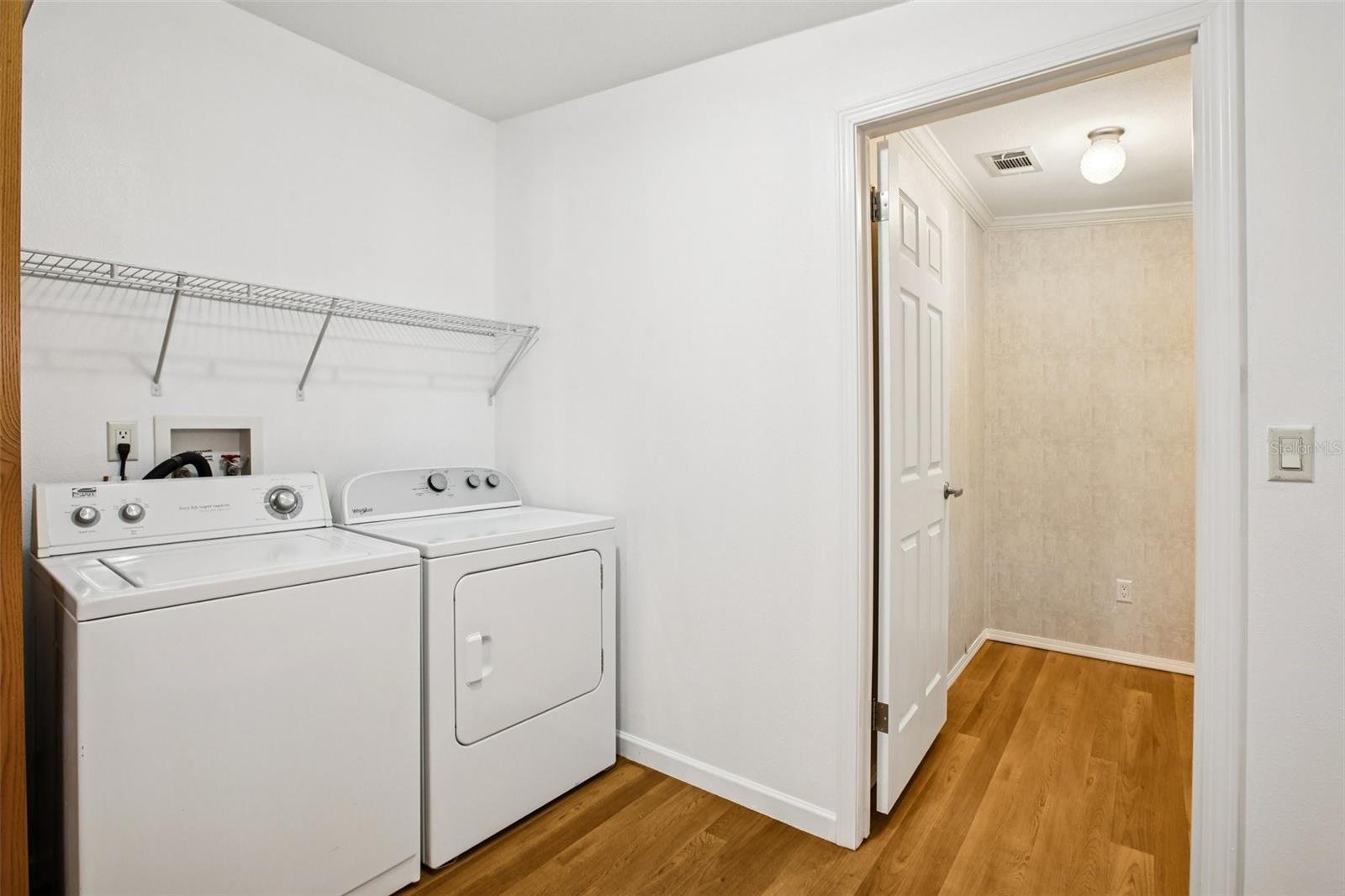 Listing photo id 30 for 12373 Tree Street
