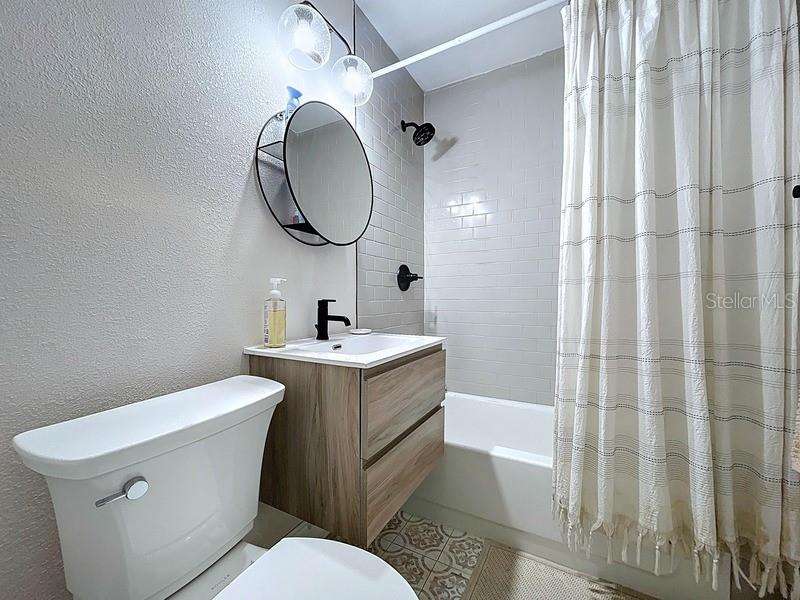 Image 24 of 37 For 3501 Paxton Avenue