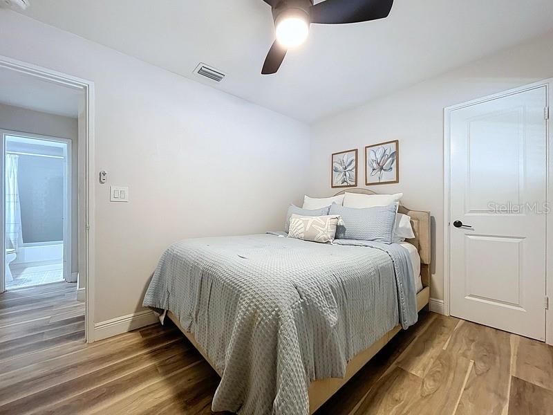 Image 28 of 37 For 3501 Paxton Avenue