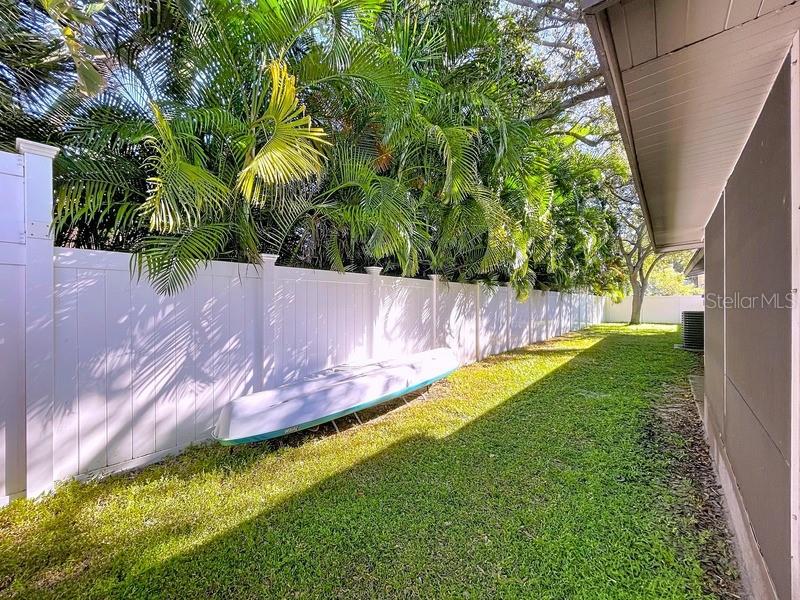 Image 32 of 37 For 3501 Paxton Avenue