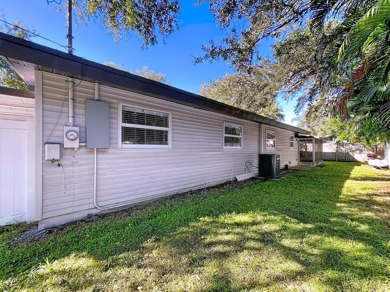 Image 33 of 37 For 3501 Paxton Avenue