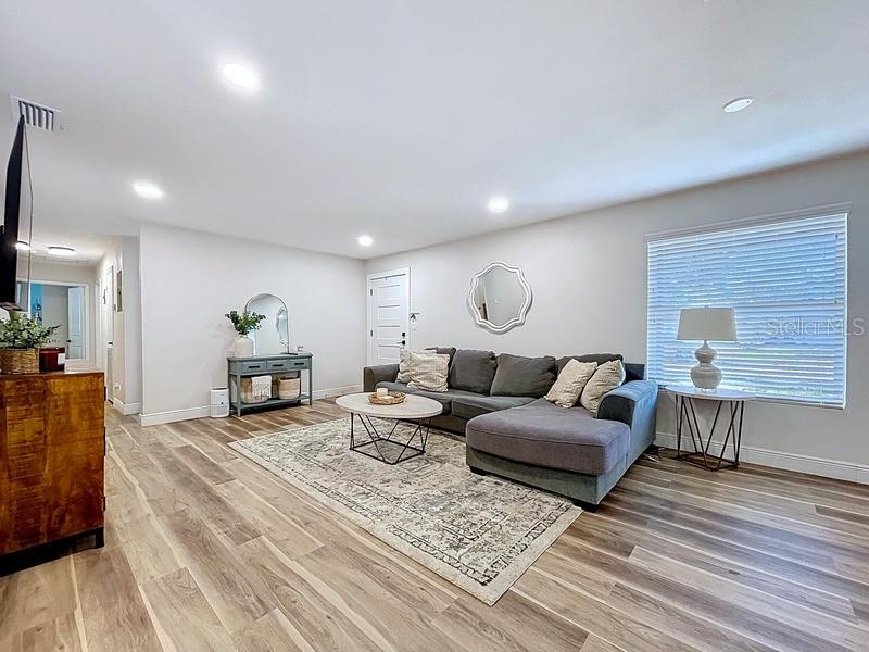 Image 4 of 37 For 3501 Paxton Avenue