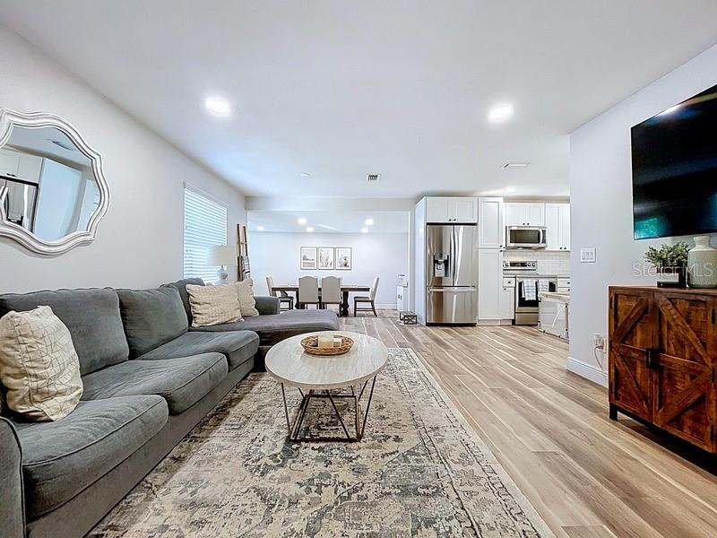 Image 6 of 37 For 3501 Paxton Avenue