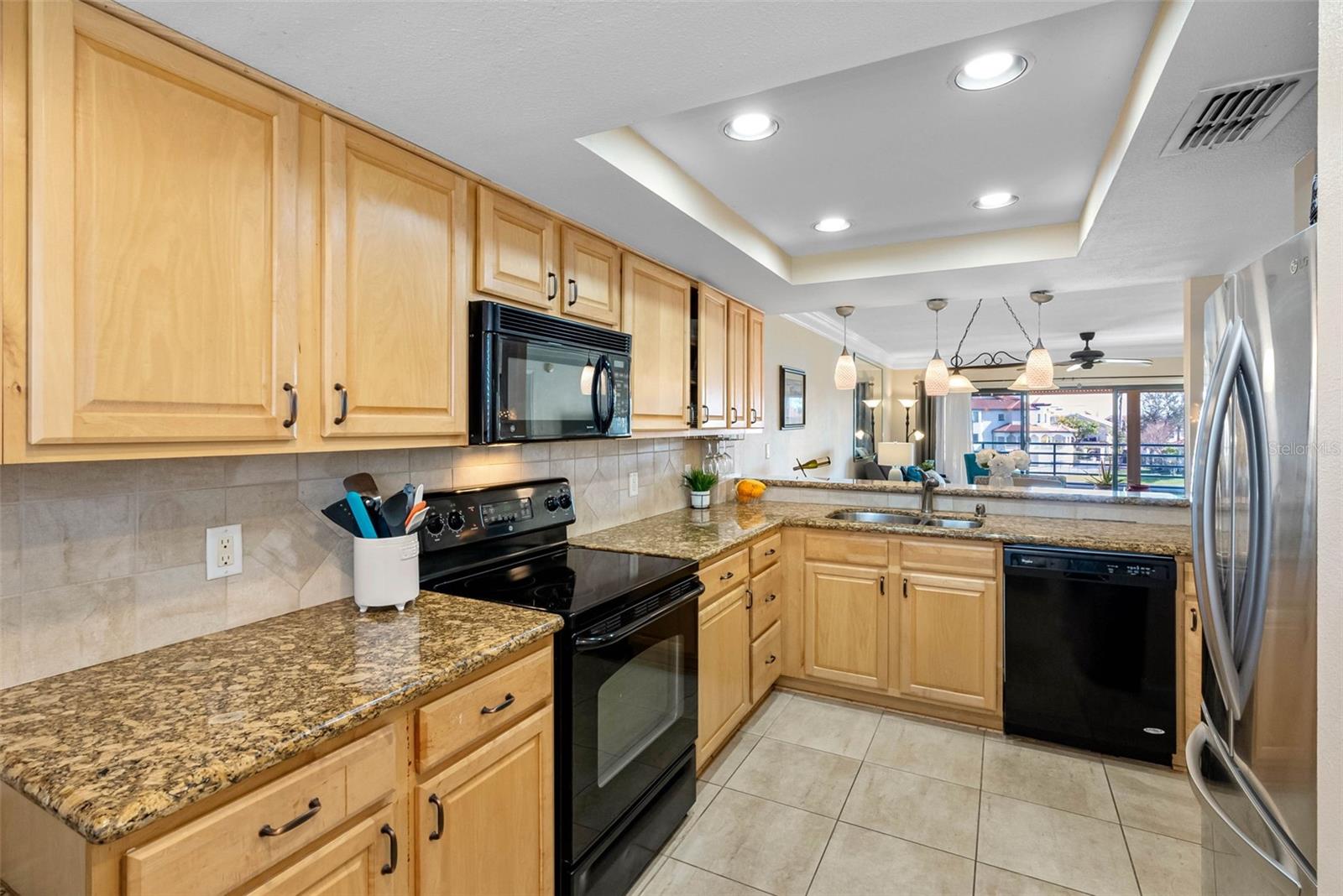 Image 17 of 73 For 363 Pinellas Bayway S 41