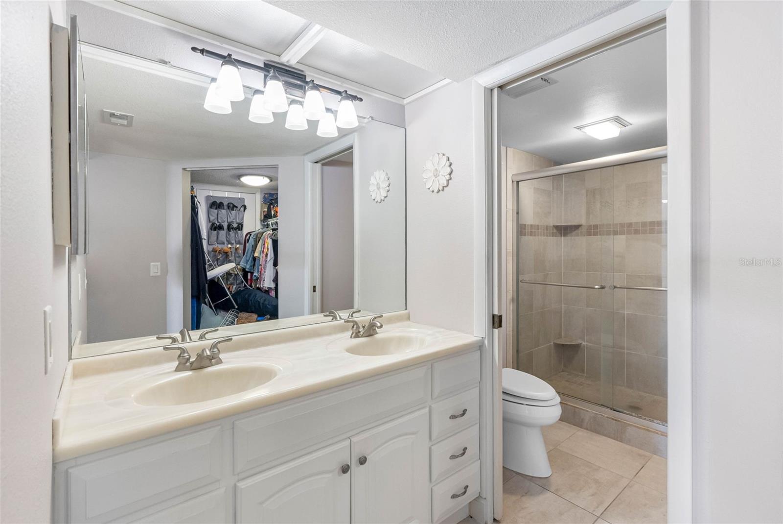 Image 40 of 73 For 363 Pinellas Bayway S 41