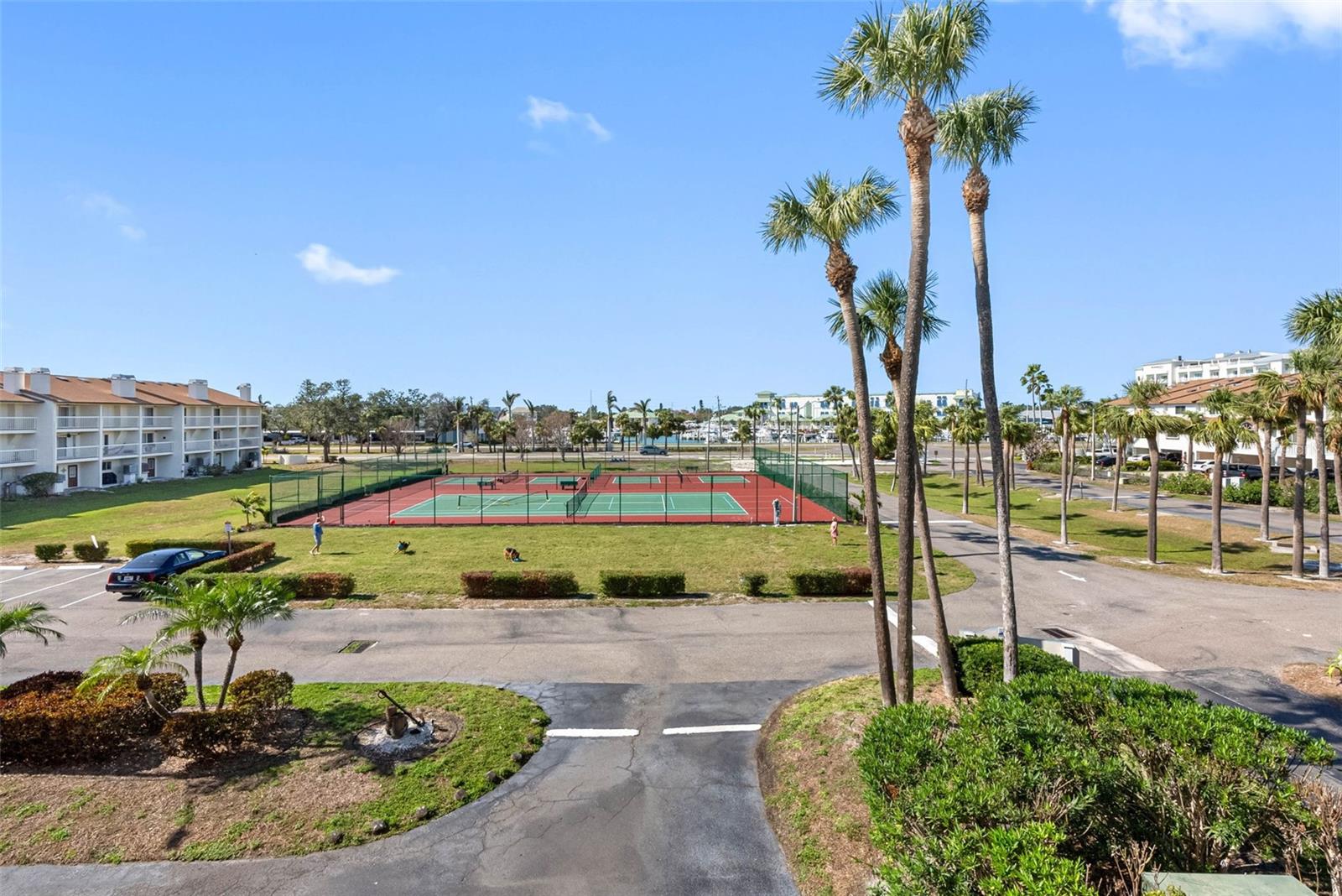 Image 50 of 73 For 363 Pinellas Bayway S 41